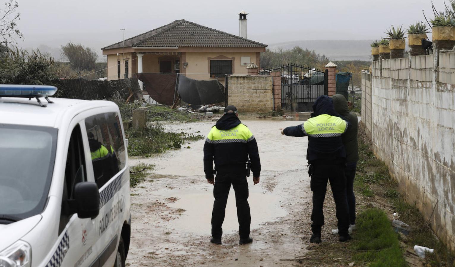 El paso de la borrasca Elsa por las parcelas del río en Córdoba, en imágenes