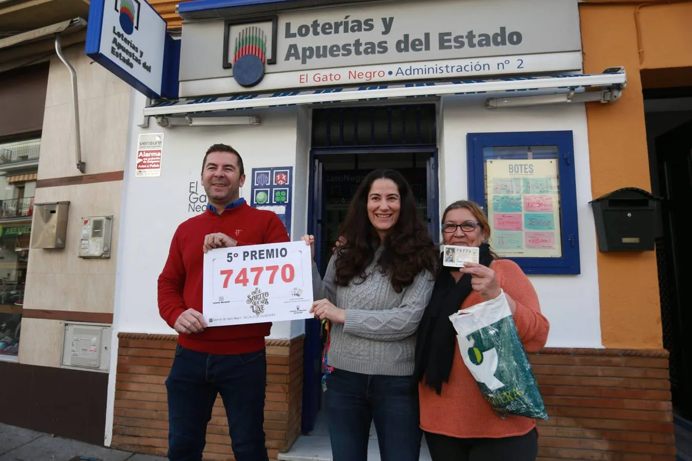 La Lotería de Navidad 2019 reparte millones y alegría en Sevilla
