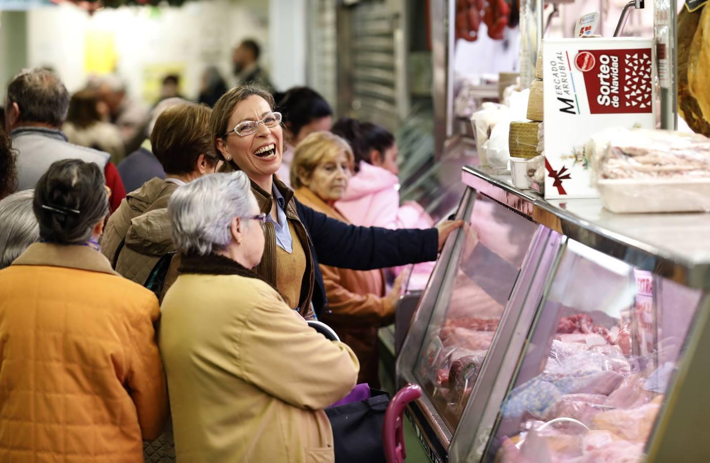 Las últimas compras antes de la Nochebuena en Córdoba, en imágenes