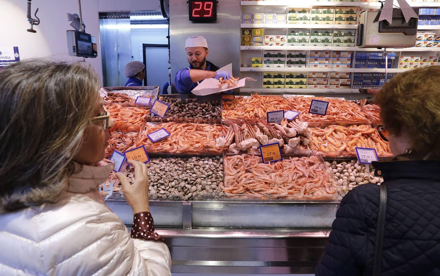 Las últimas compras antes de la Nochebuena en Córdoba, en imágenes