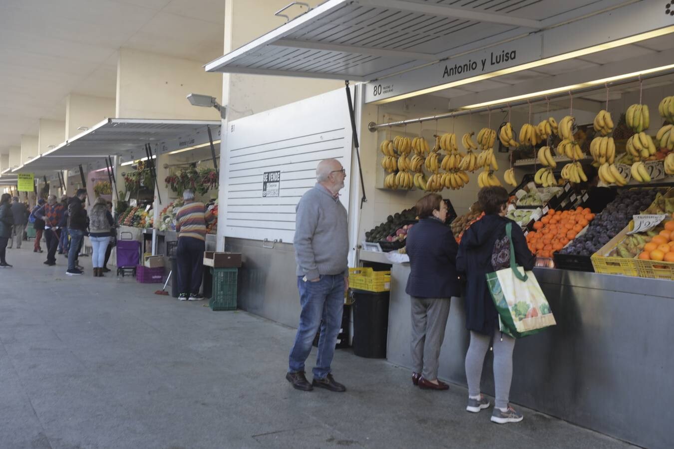 FOTOS: Las compras de última hora en el mercado de Cádiz