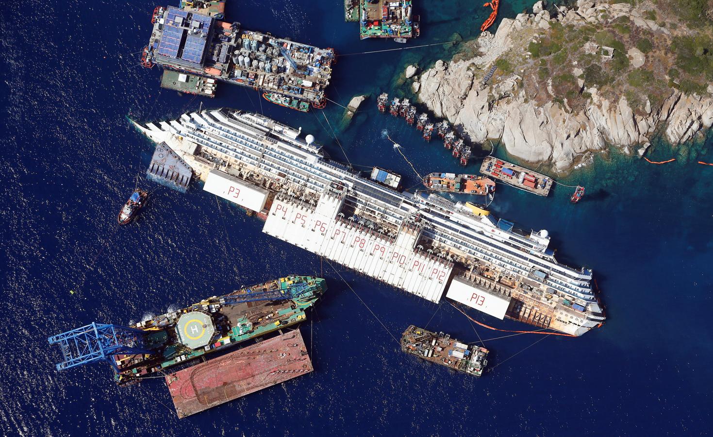 El crucero Costa Concordia, en Italia. 