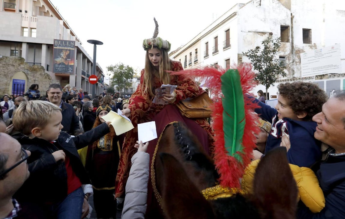 El desfile de la Cartera Real por la calles de Córdoba, en imágenes