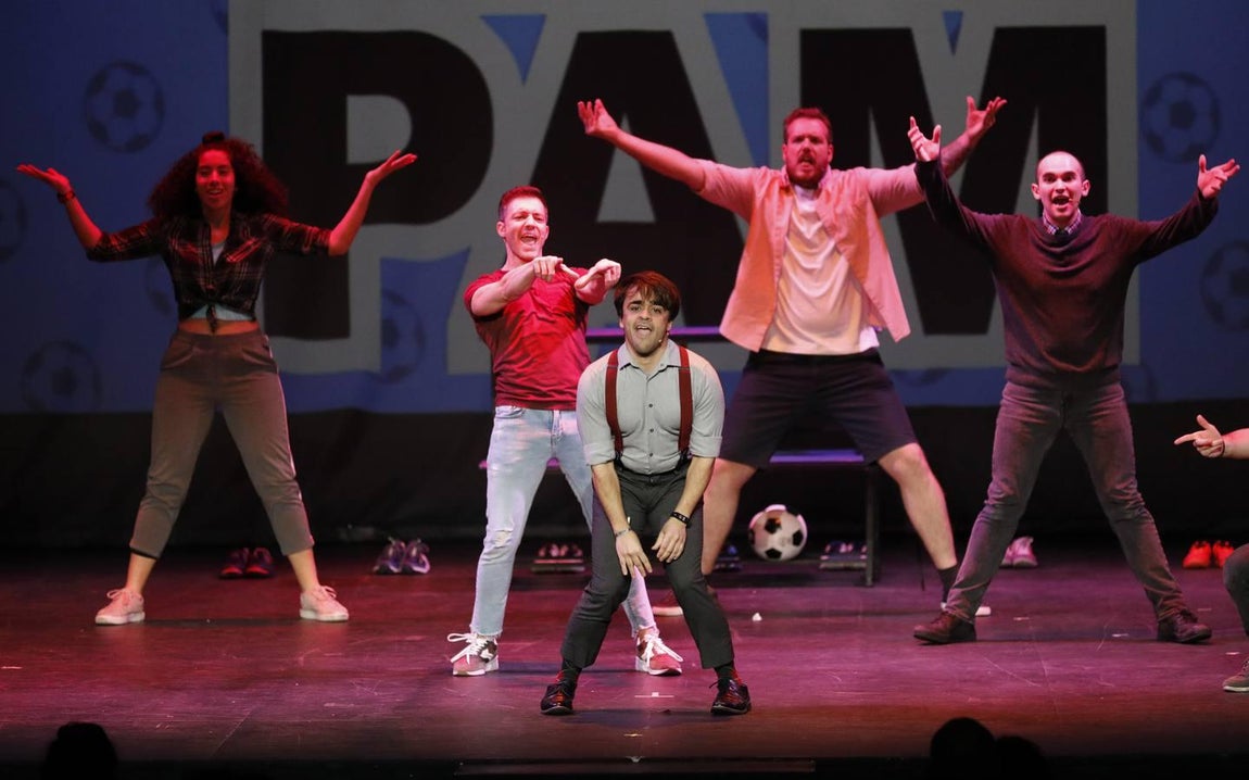 El paso de «Los Futbolísimos» por el Gran Teatro de Córdoba, en imágenes