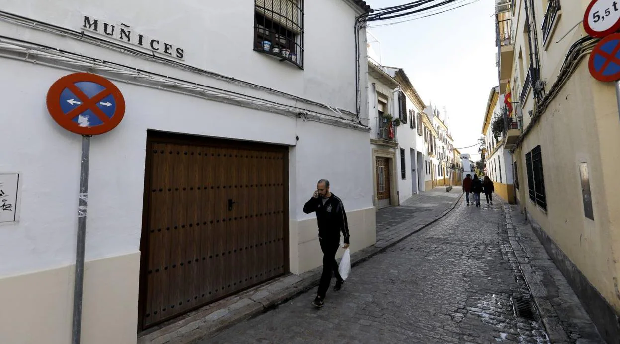 La calle Muñices de Córdoba, en imágenes