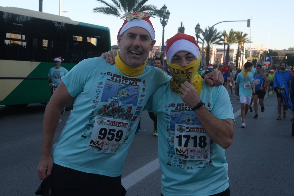 FOTOS: Búscate en la III San Silvestre de Cádiz 2019