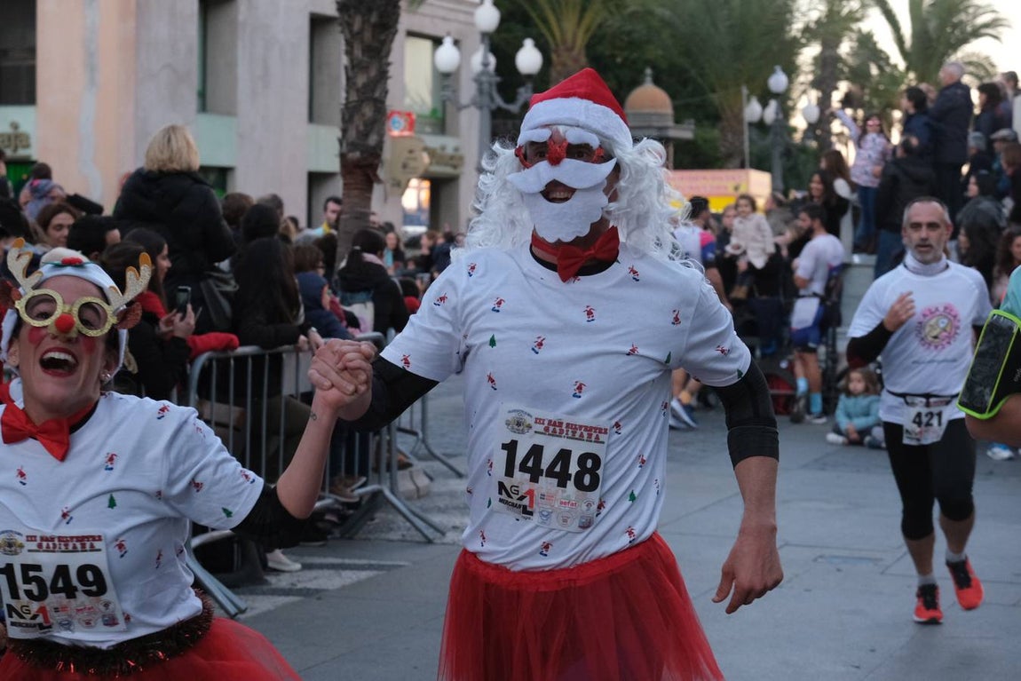 FOTOS: Búscate en la III San Silvestre de Cádiz 2019