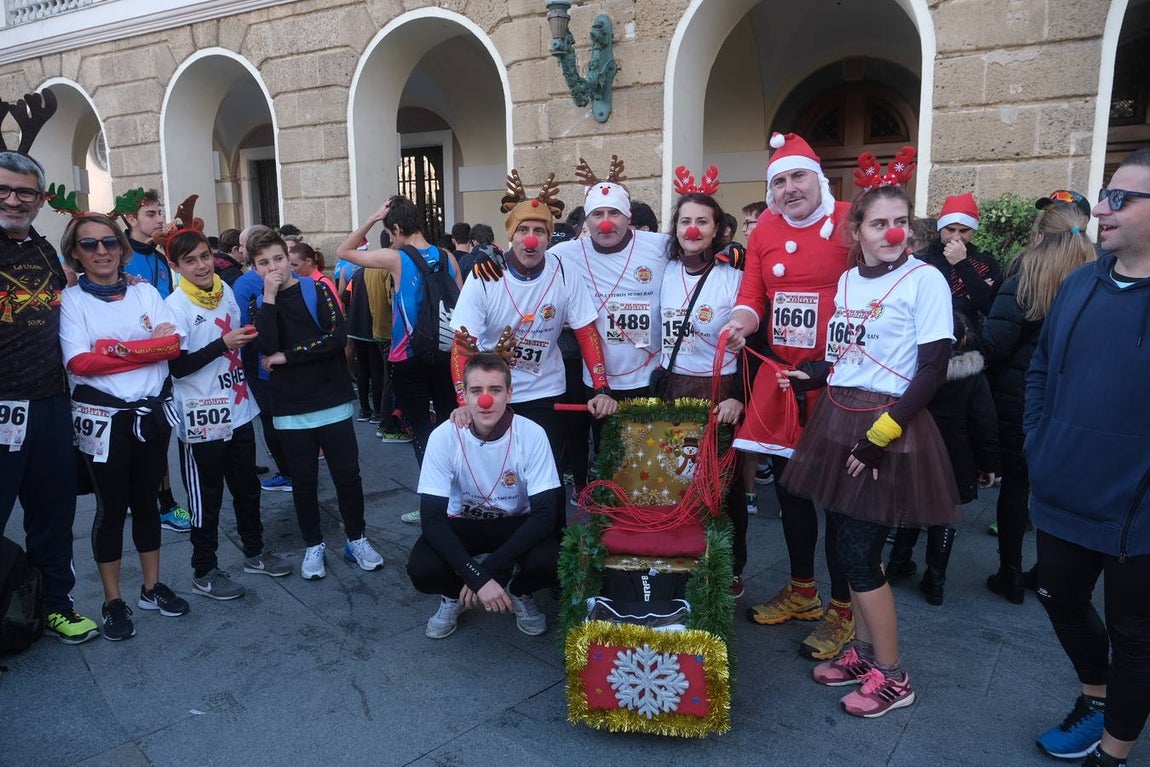 FOTOS: Búscate en la III San Silvestre de Cádiz 2019