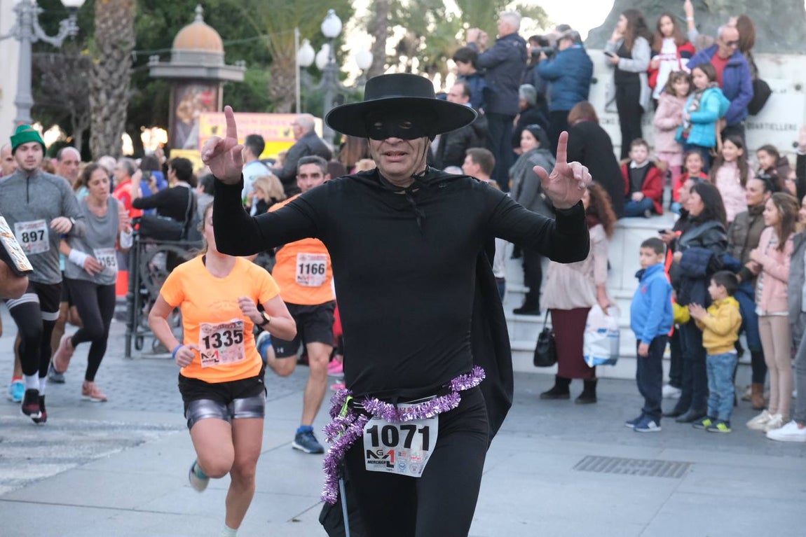 FOTOS: Búscate en la III San Silvestre de Cádiz 2019