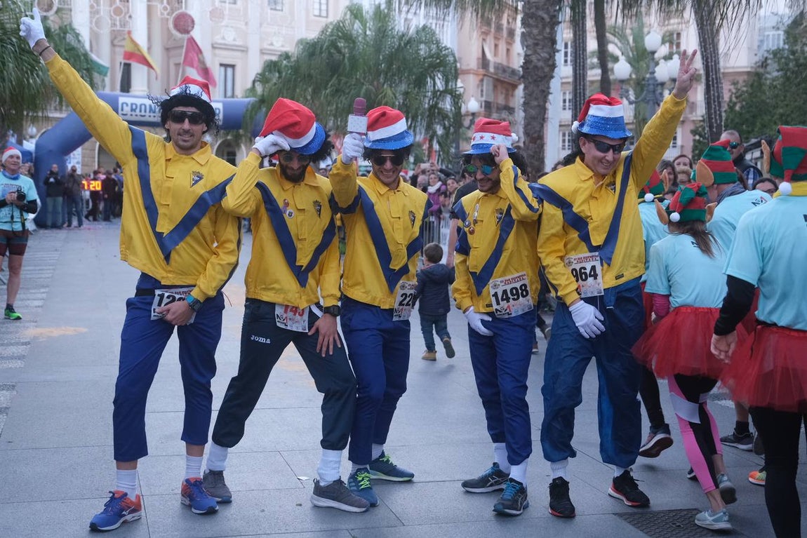 FOTOS: Búscate en la III San Silvestre de Cádiz 2019