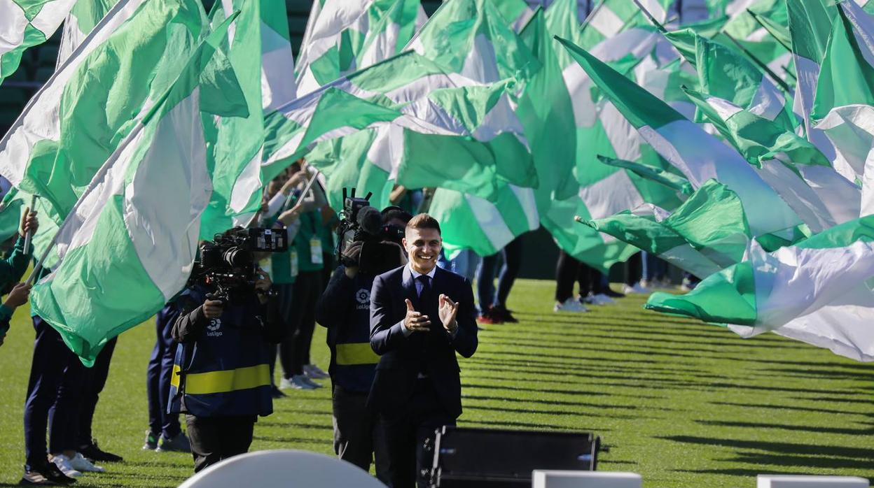 Las imágenes del homenaje a Joaquín por su renovación en el Real Betis