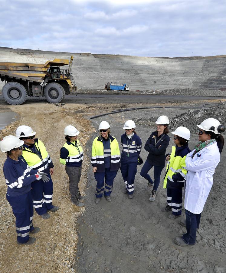 Mujeres mineras en la mina de Cobre de las Cruces