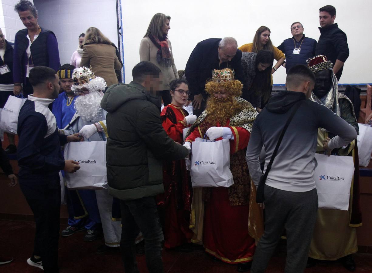 En imágenes, visita de los Reyes Magos al centro penitenciario Sevilla I