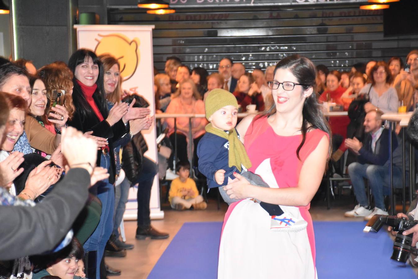 Desfile infantil «Más que moda» a beneficio de la Asociación Down Talavera