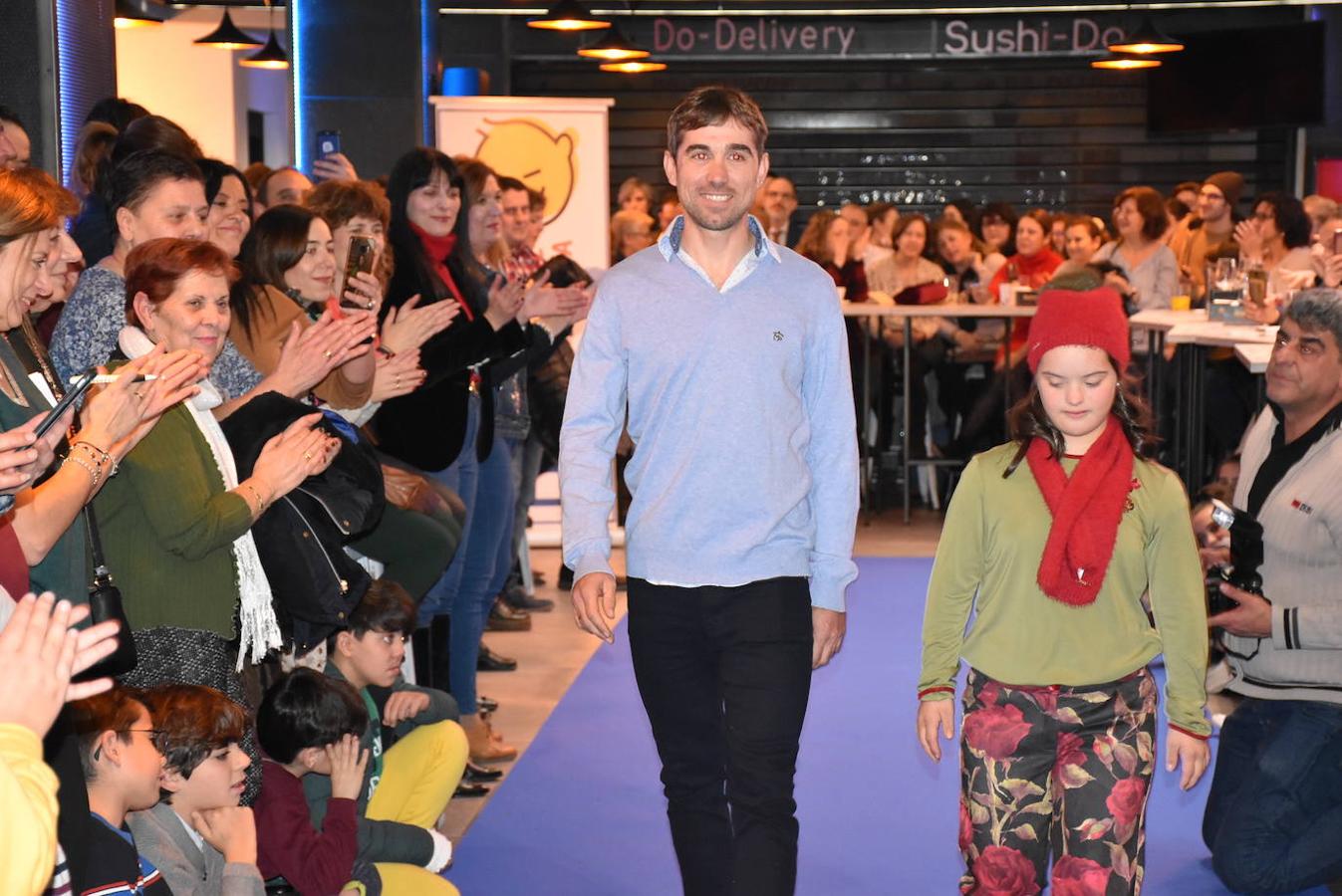 Desfile infantil «Más que moda» a beneficio de la Asociación Down Talavera