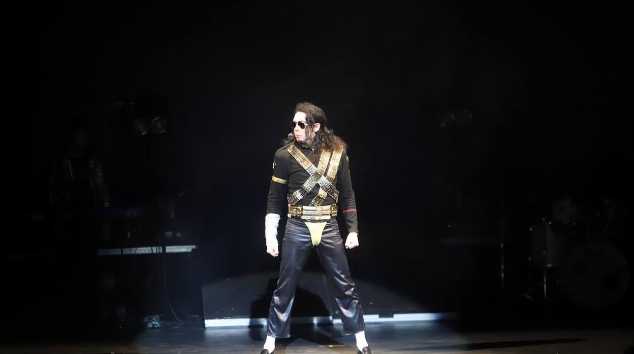 El tributo a Michael Jackson en el Gran Teatro de Córdoba, en imágenes