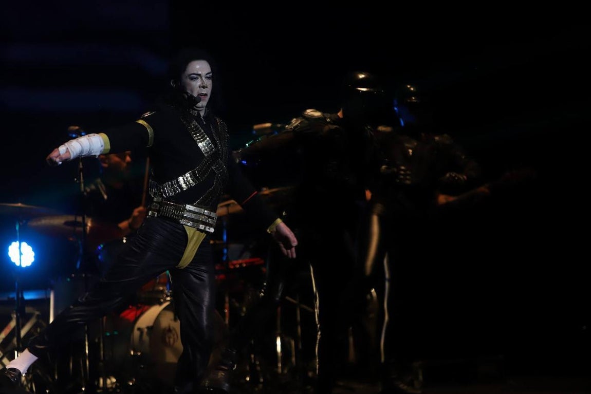 El tributo a Michael Jackson en el Gran Teatro de Córdoba, en imágenes