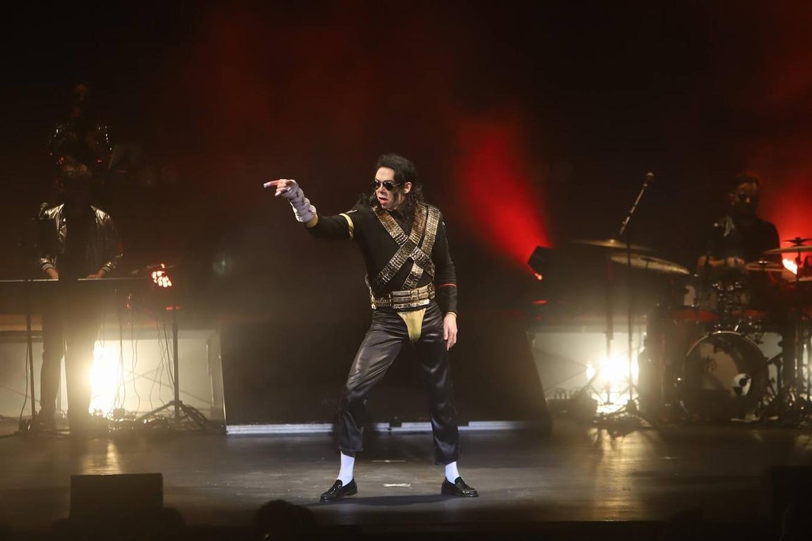 El tributo a Michael Jackson en el Gran Teatro de Córdoba, en imágenes