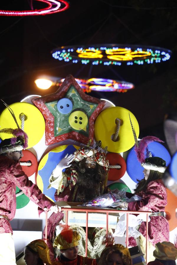 Las mejores imágenes de la Cabalgata de los Reyes Magos en Córdoba