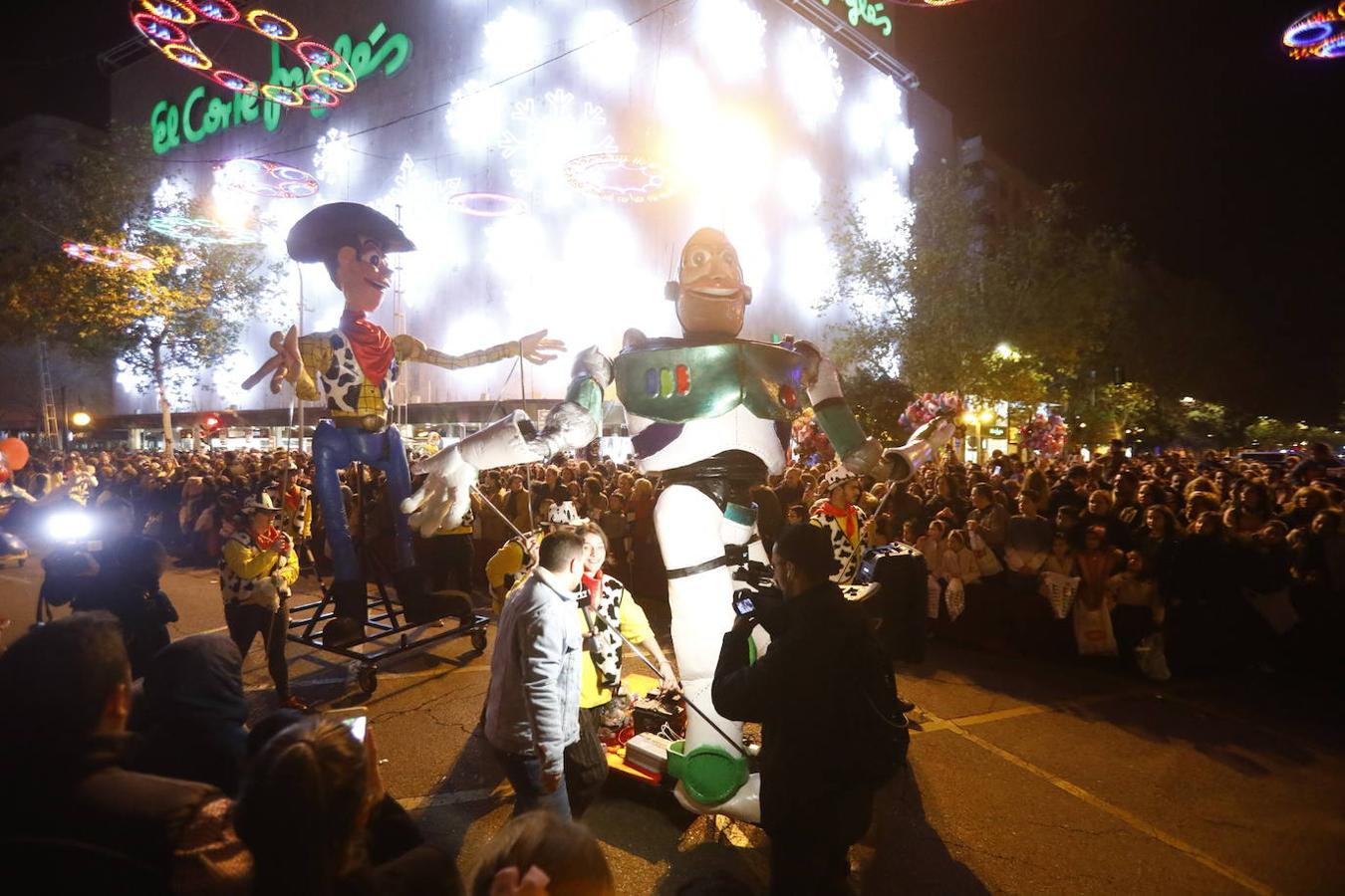 Las mejores imágenes de la Cabalgata de los Reyes Magos en Córdoba