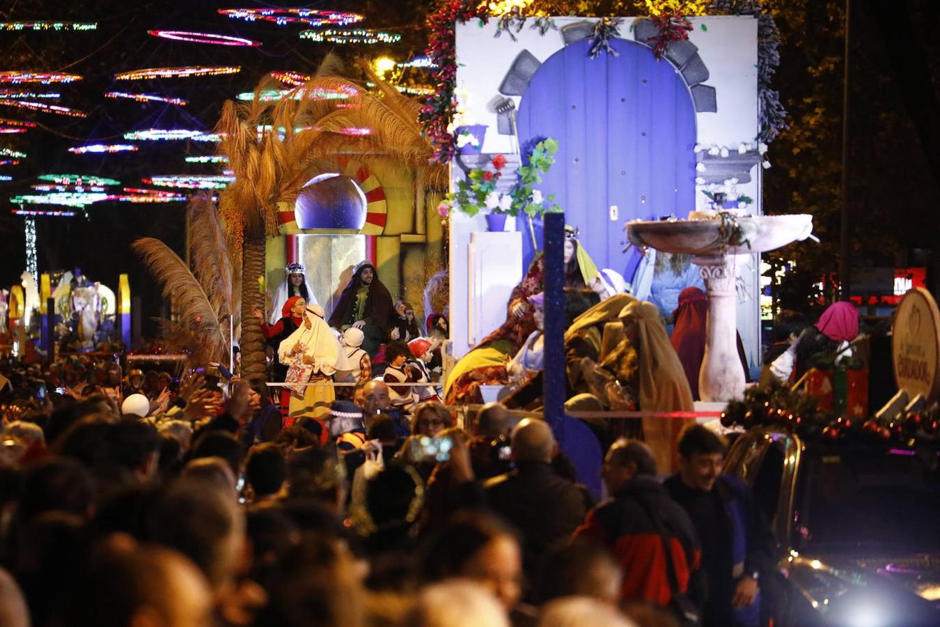 Las mejores imágenes de la Cabalgata de los Reyes Magos en Córdoba