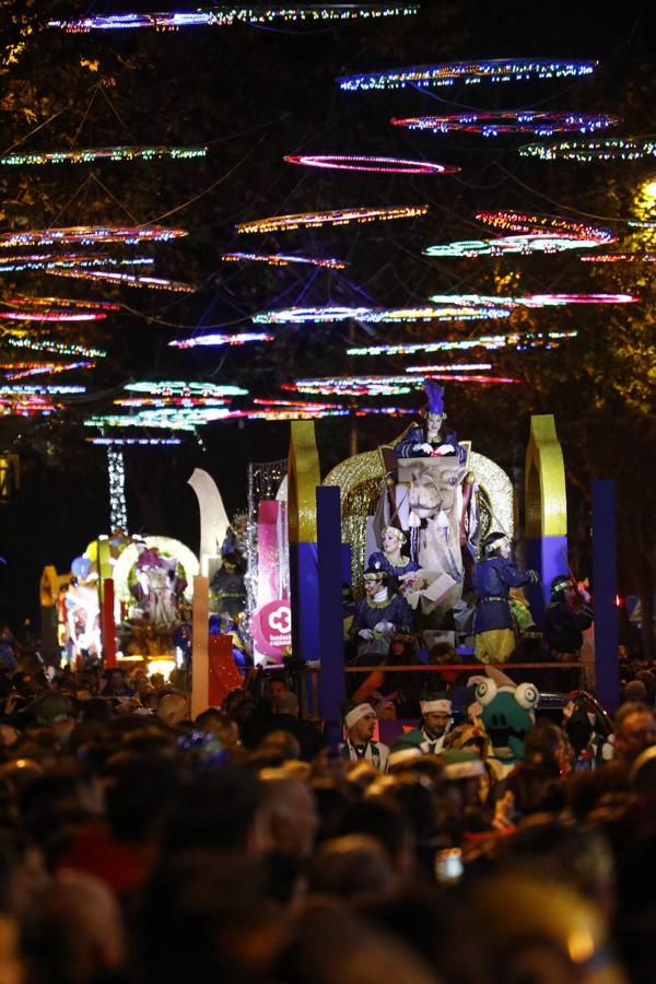 Las mejores imágenes de la Cabalgata de los Reyes Magos en Córdoba