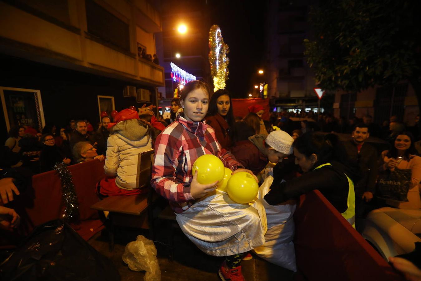 La Cabalgata de los Reyes en Ciudad Jardín de Córdoba, en imágenes