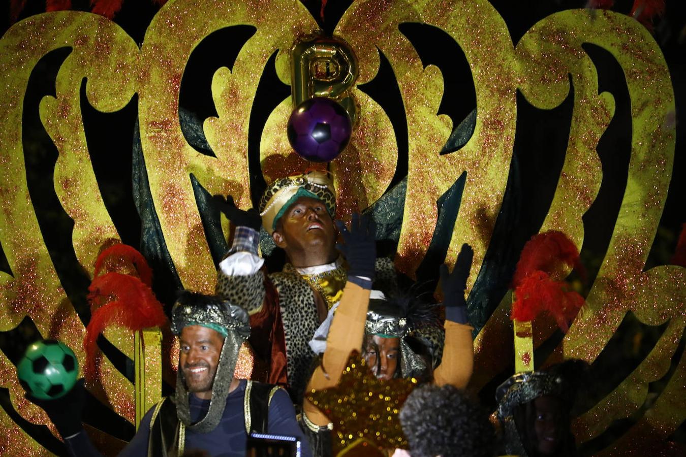 La Cabalgata de los Reyes en Ciudad Jardín de Córdoba, en imágenes