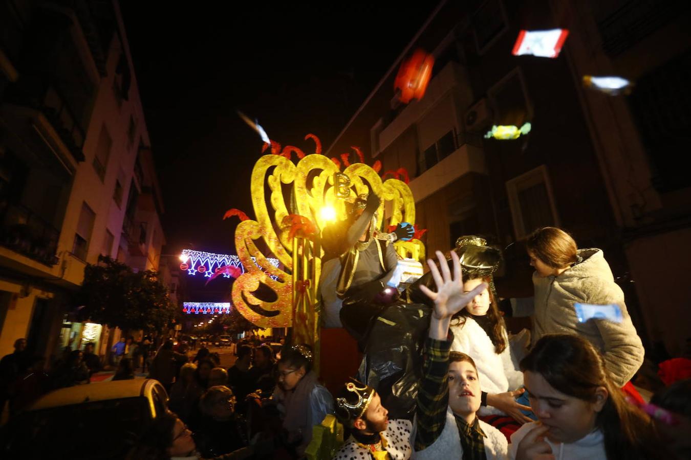 La Cabalgata de los Reyes en Ciudad Jardín de Córdoba, en imágenes