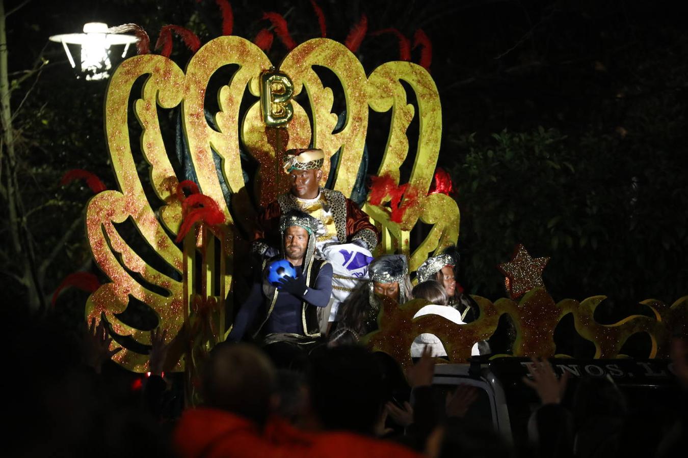 La Cabalgata de los Reyes en Ciudad Jardín de Córdoba, en imágenes