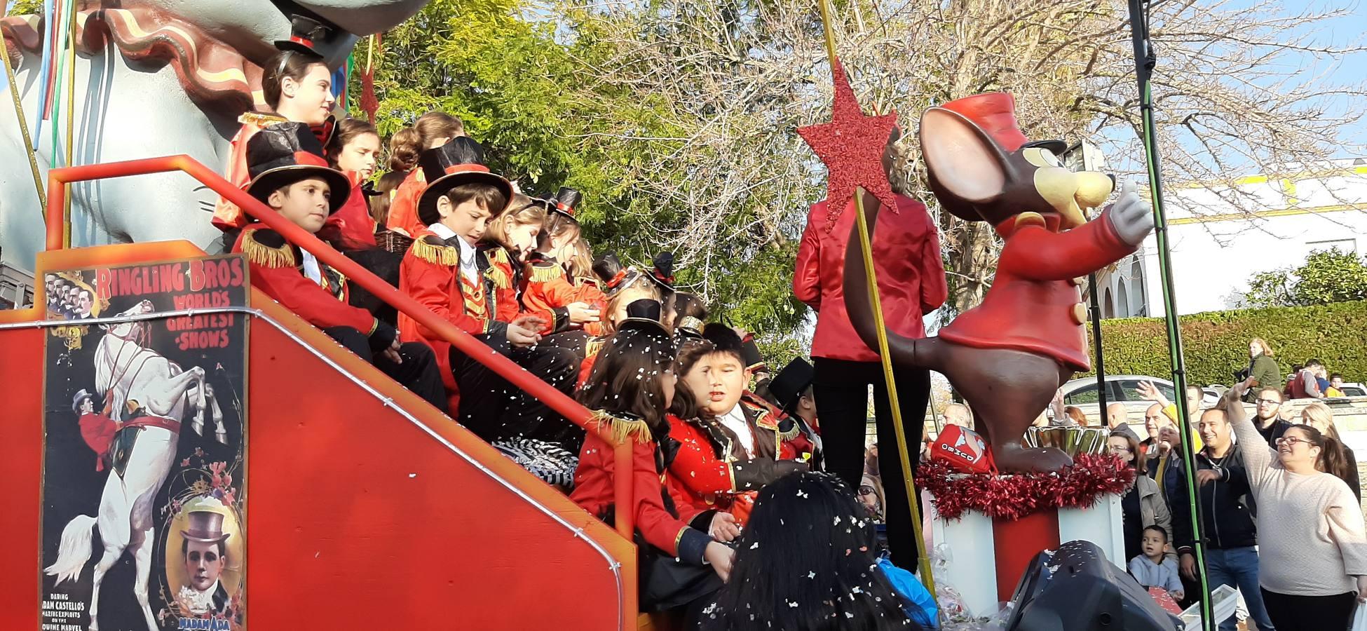 Los Reyes Magos alegran las calles de Mairena del Aljarafe