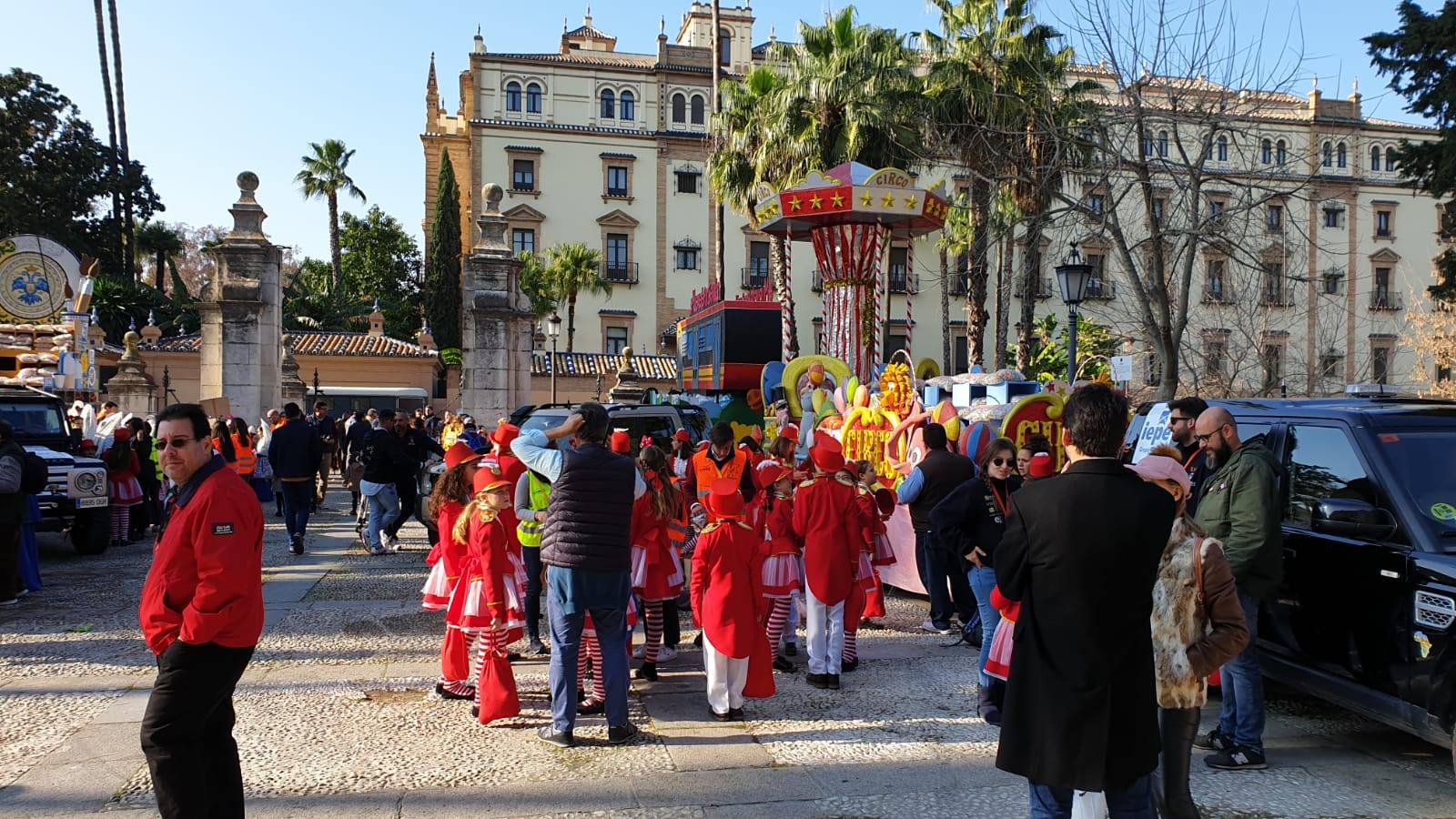 En imágenes, todos los preparativos de la Cabalgata de Reyes Magos de Sevilla en el rectorado