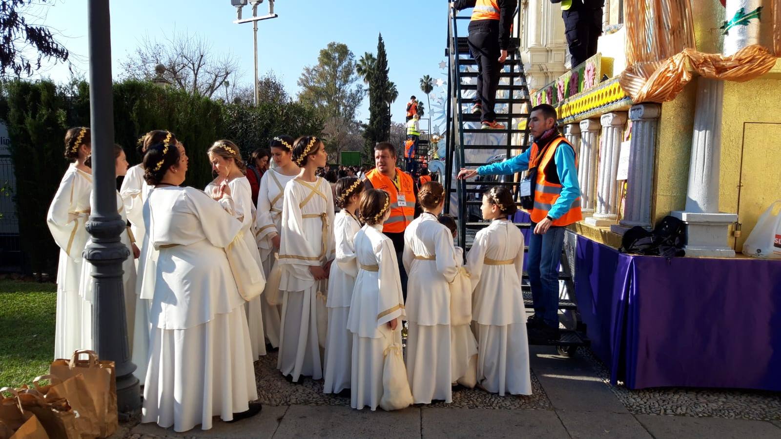 En imágenes, todos los preparativos de la Cabalgata de Reyes Magos de Sevilla en el rectorado