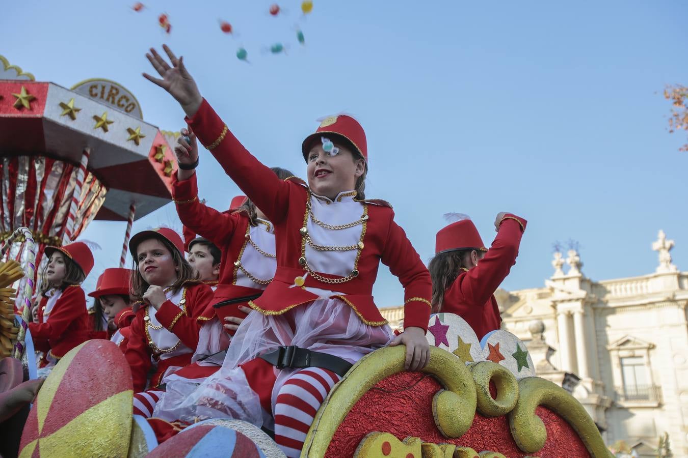 Salida de la Cabalgata de Reyes de Sevilla, en imágenes