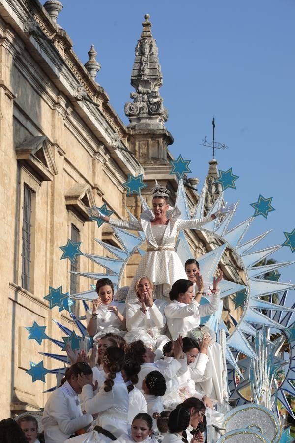 Salida de la Cabalgata de Reyes de Sevilla, en imágenes