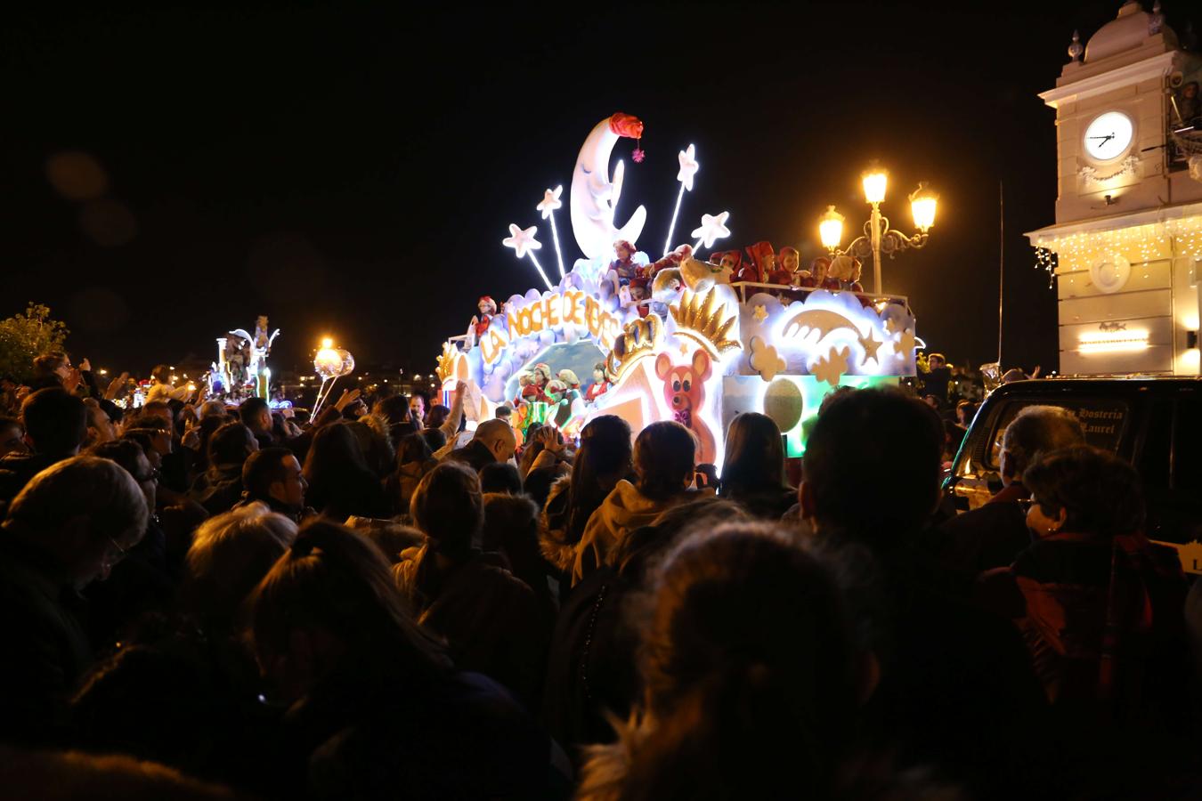 En imágenes, la Cabalgata de los Reyes Magos por Triana