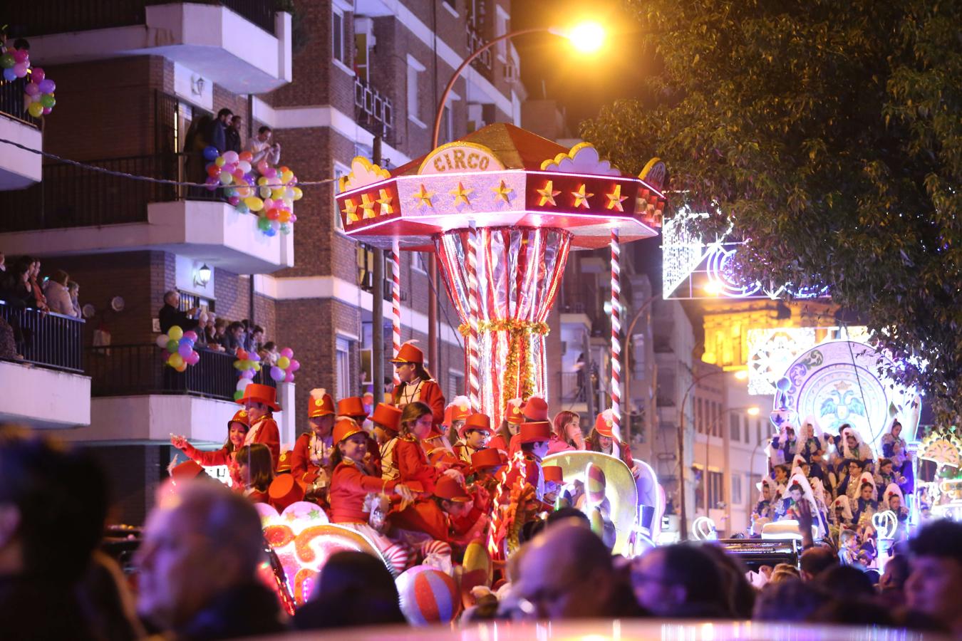 En imágenes, la Cabalgata de los Reyes Magos por Triana