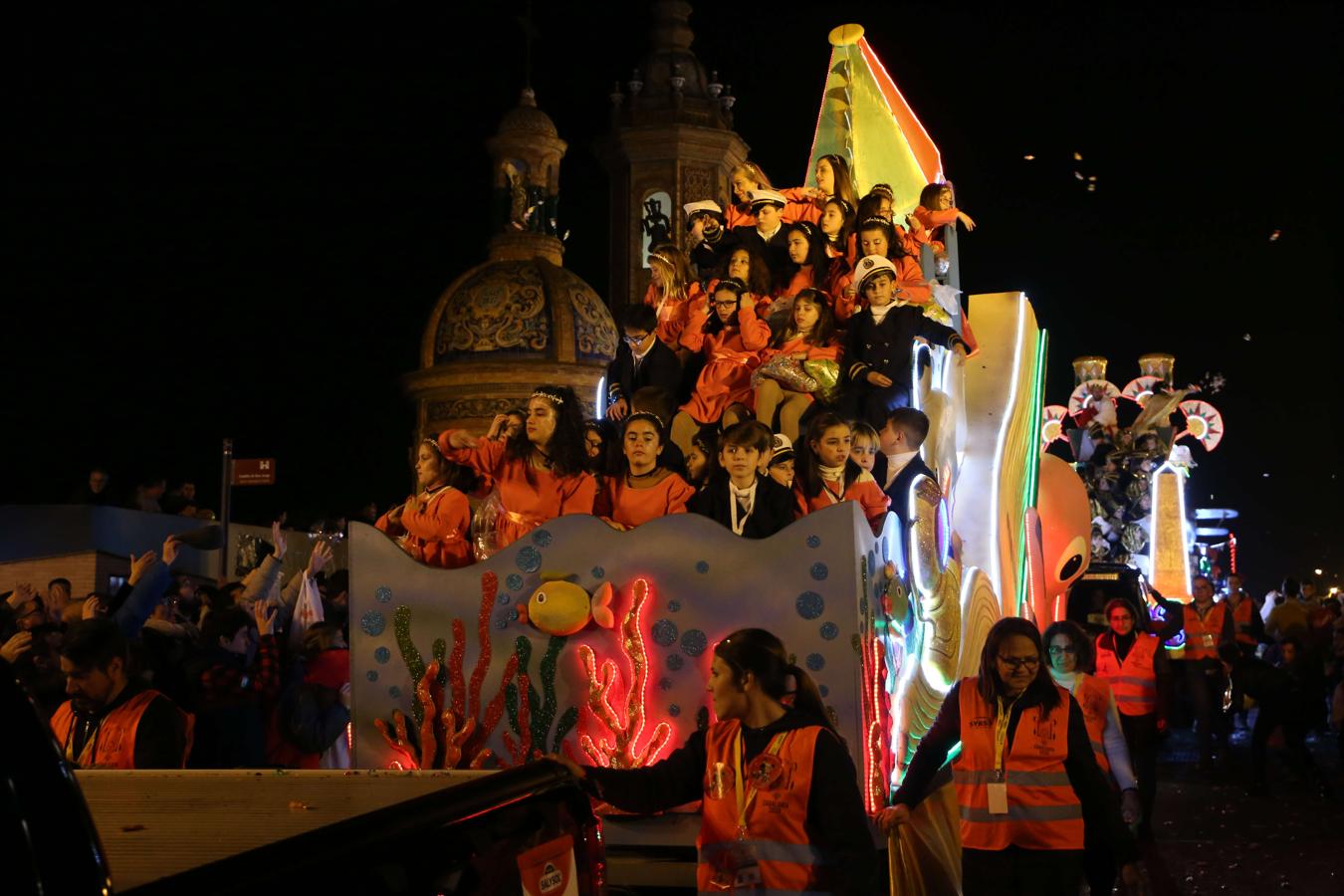 En imágenes, la Cabalgata de los Reyes Magos por Triana