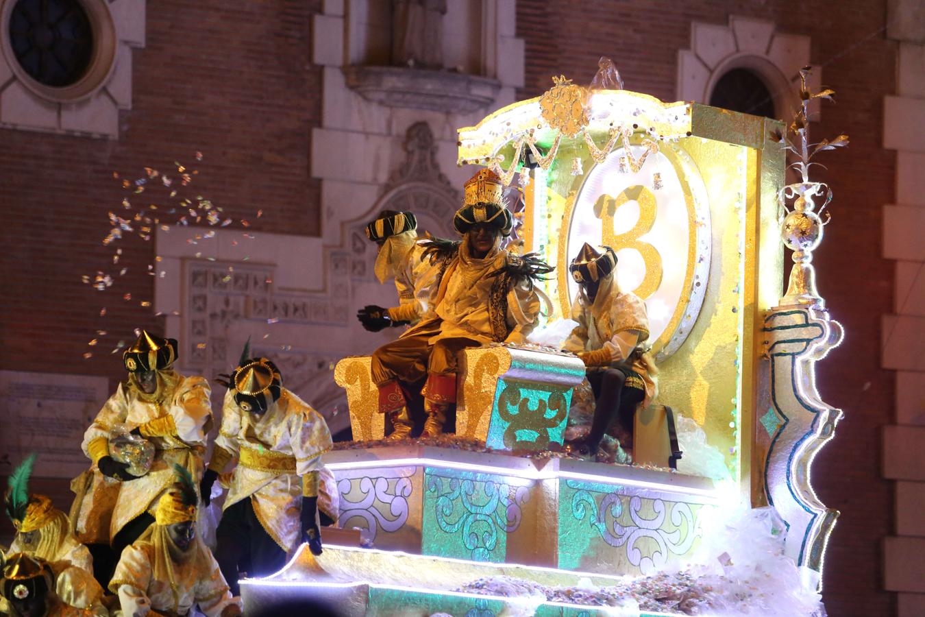 En imágenes, la Cabalgata de los Reyes Magos por Triana