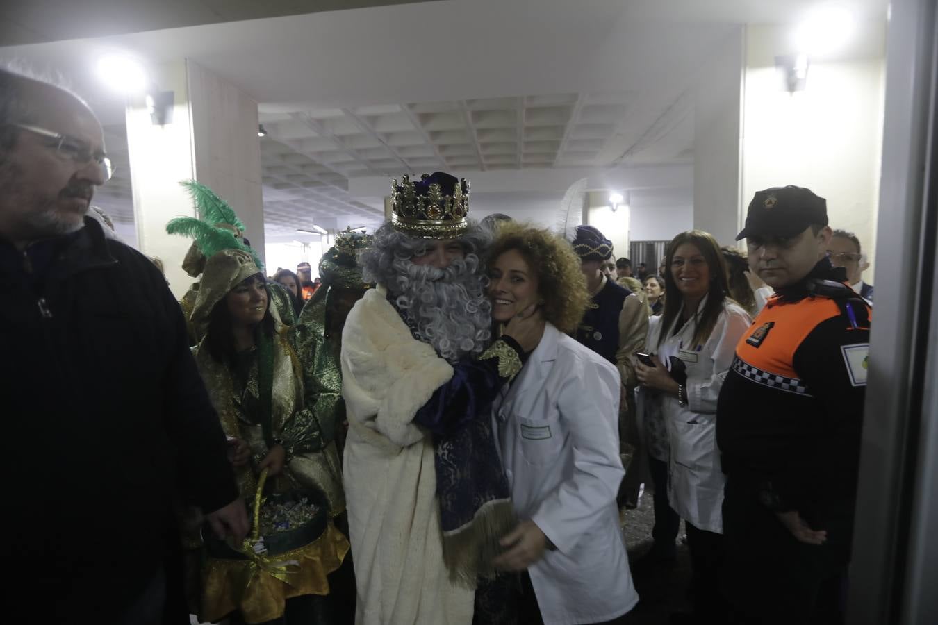 Los Reyes Magos visitan el Hospital Puerta del Mar