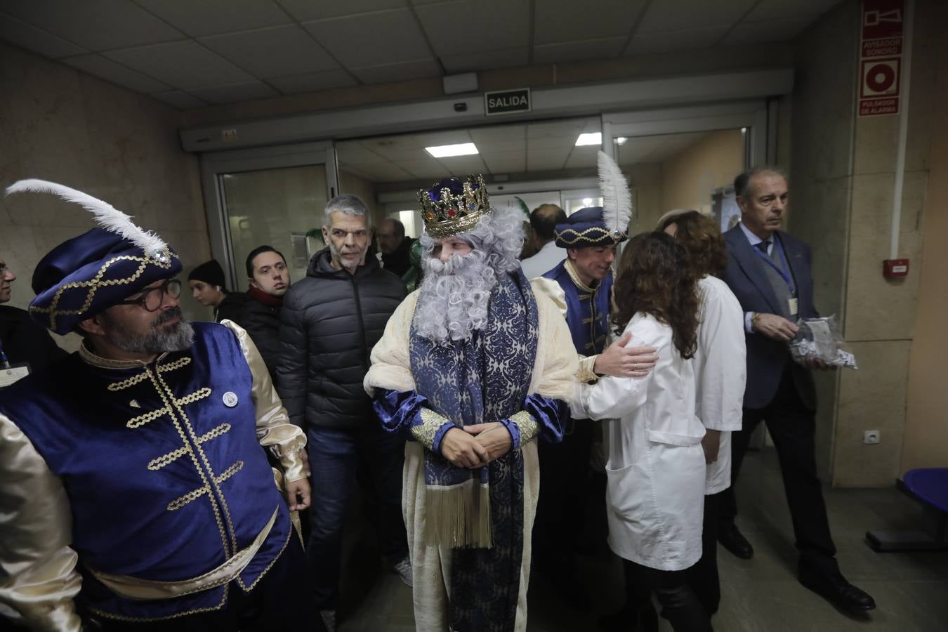 Los Reyes Magos visitan el Hospital Puerta del Mar