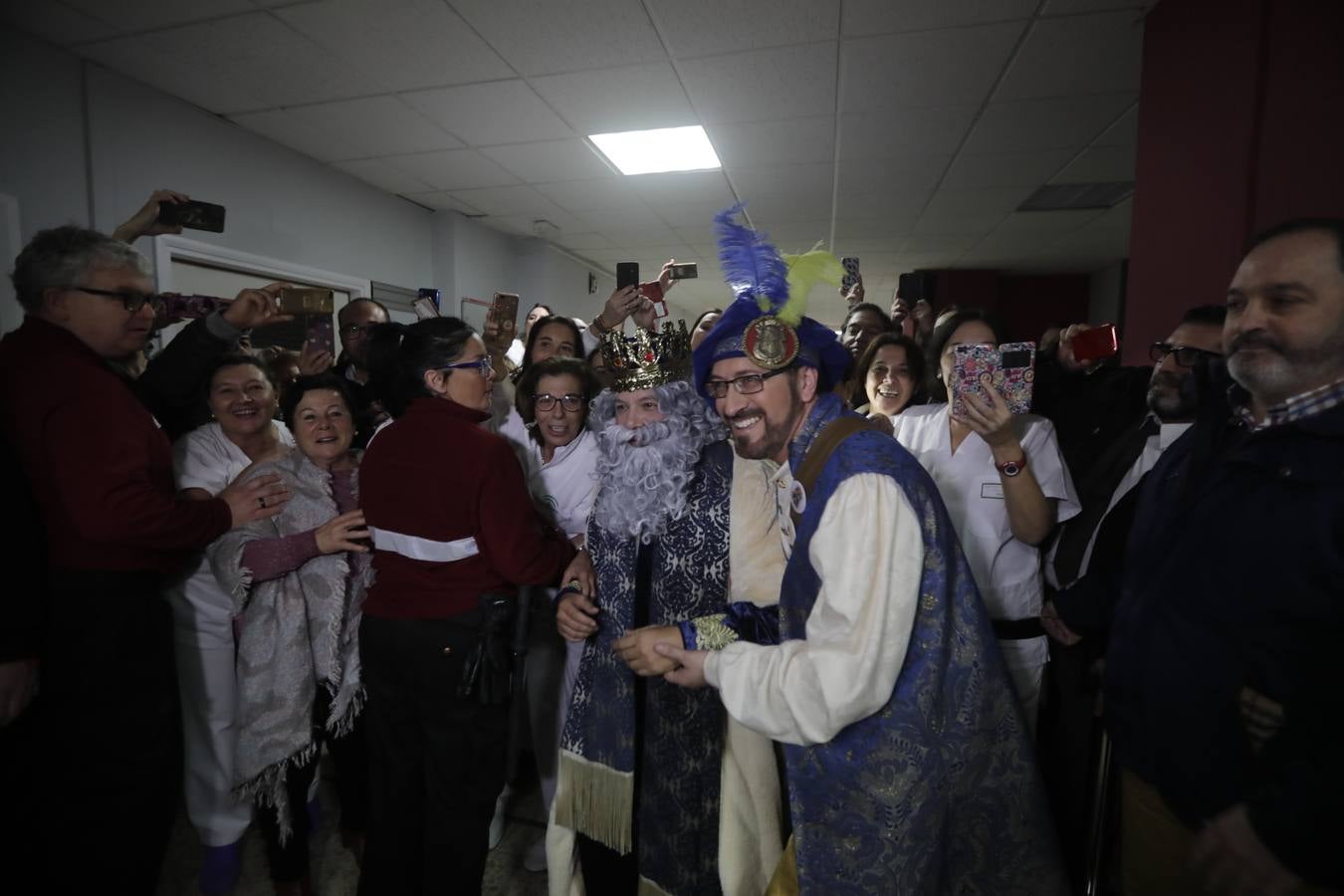 Los Reyes Magos visitan el Hospital Puerta del Mar