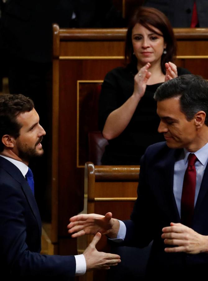 La imágenes más curiosas del debate de investidura de Pedro Sánchez