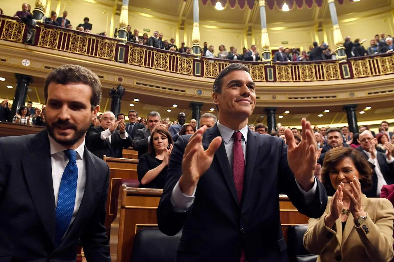 La imágenes más curiosas del debate de investidura de Pedro Sánchez