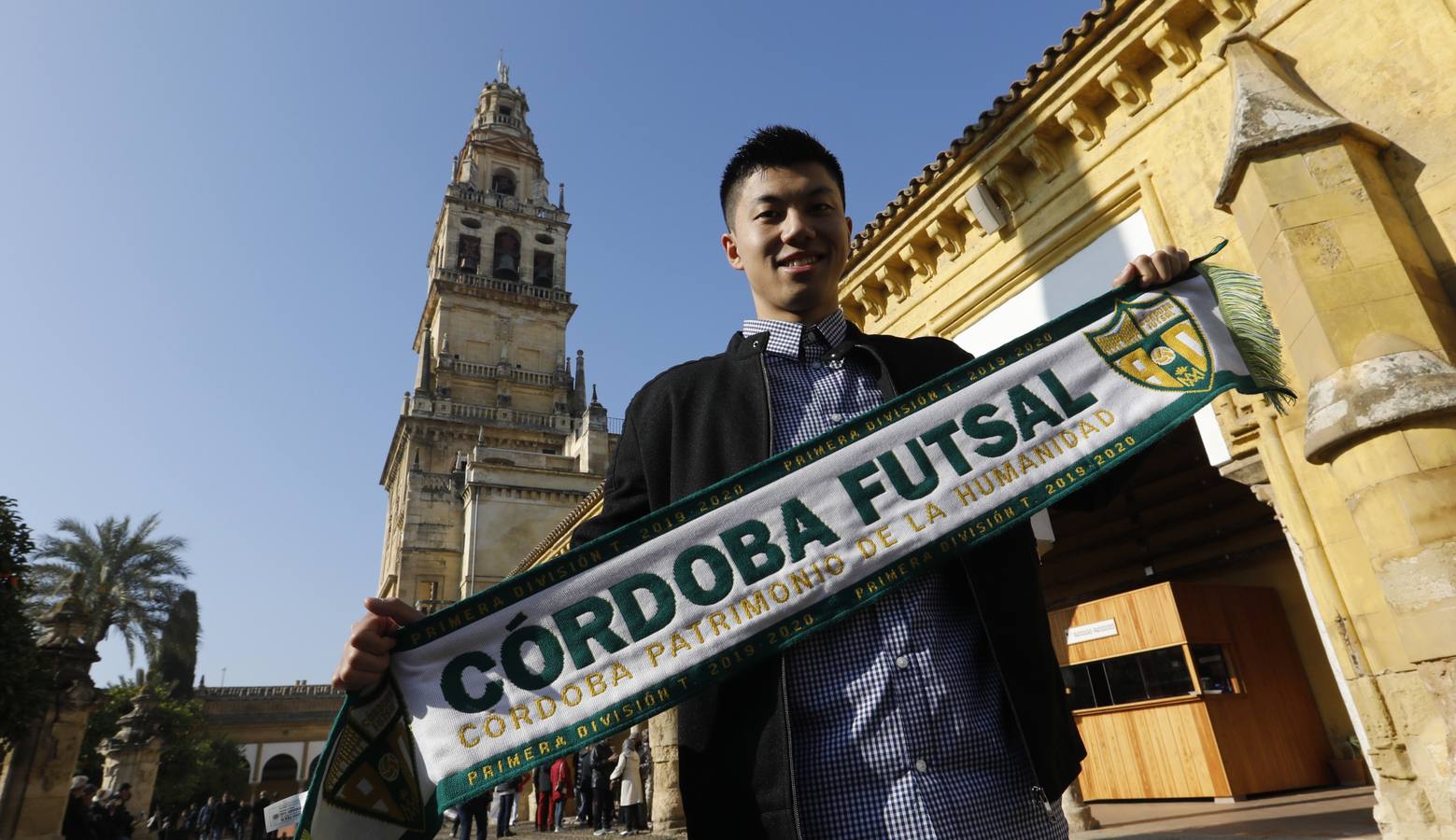 La presentación del japonés Shimizu del Córdoba Patrimonio, en imágenes