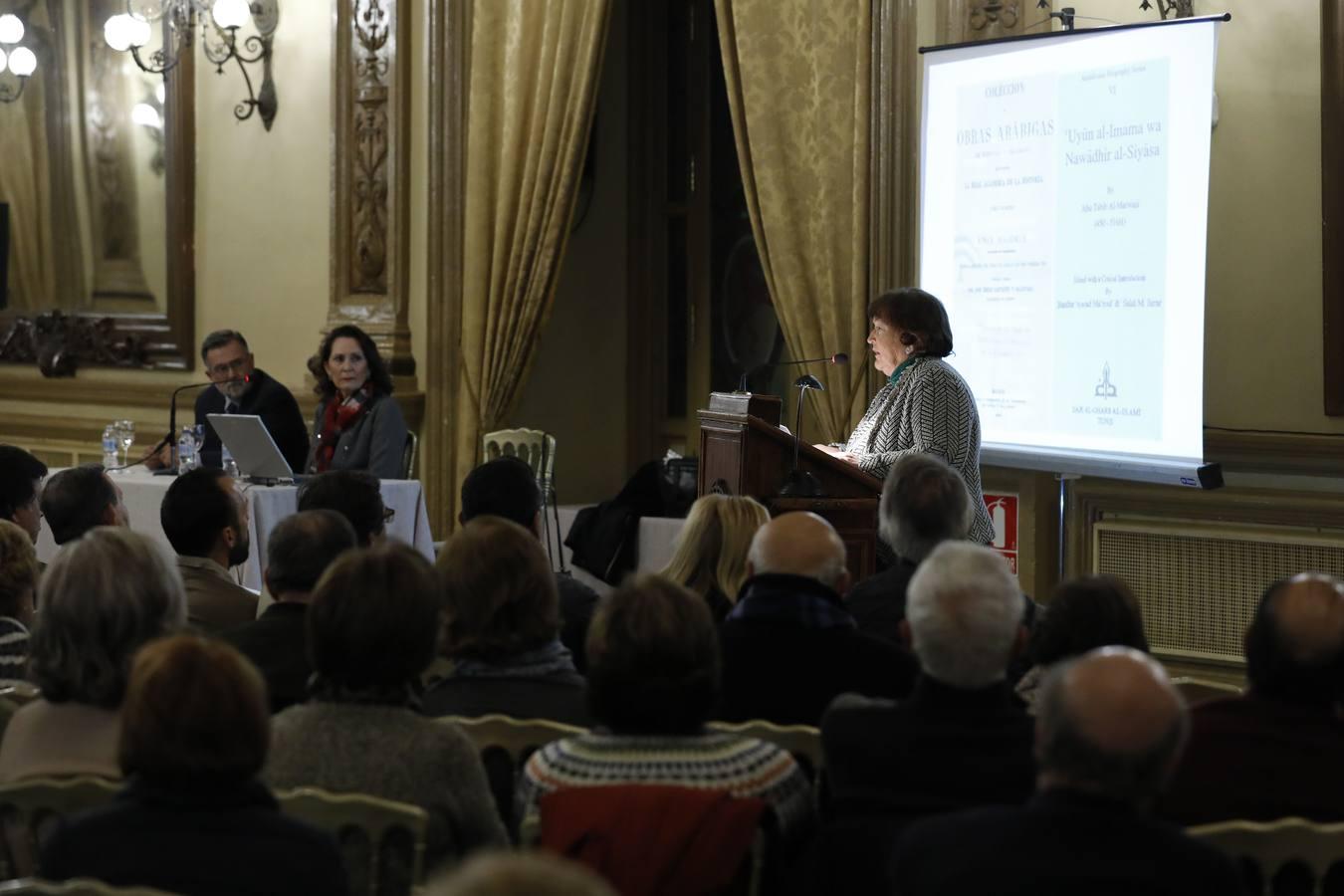 La conferencia de María Jesús Viguera en El Templo de Córdoba, en imágenes