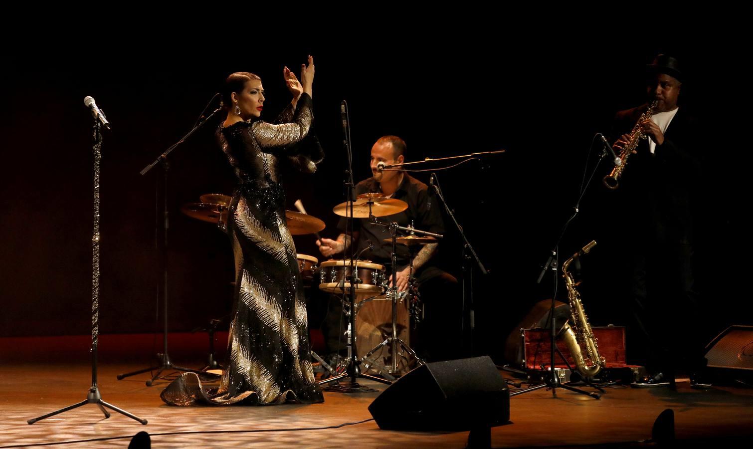 El concierto de La Trini en el Teatro Góngora de Córdoba, en imágenes