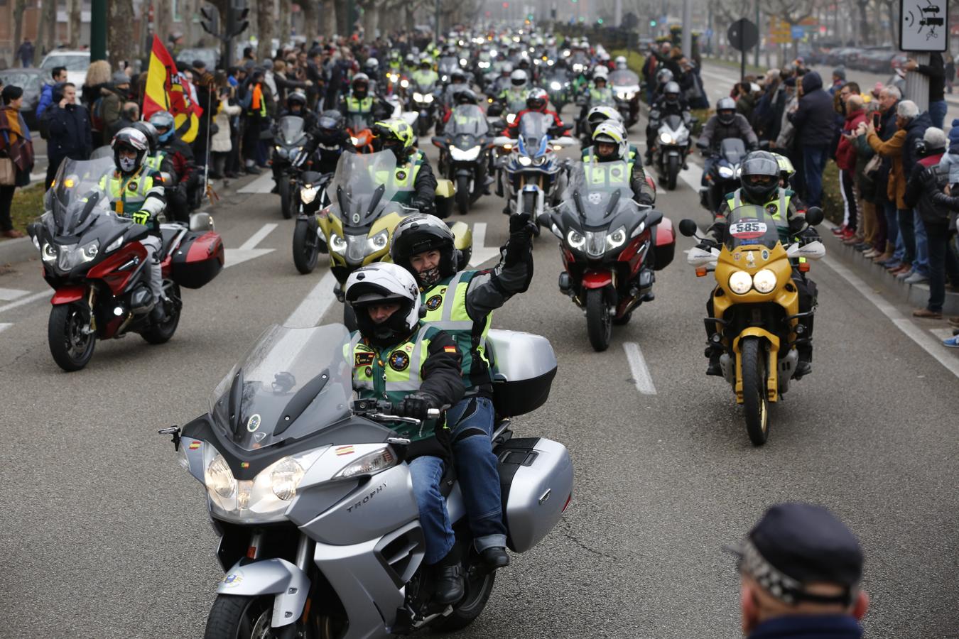 Desfile de banderas en Pingüinos 2020. 