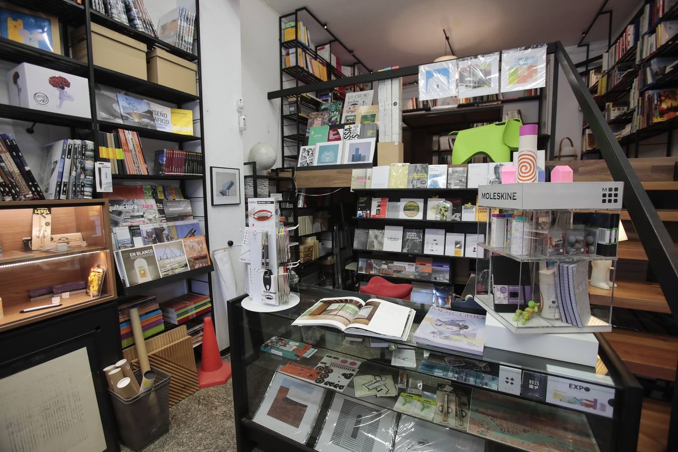 Las librerías más singulares de Sevilla, en imágenes