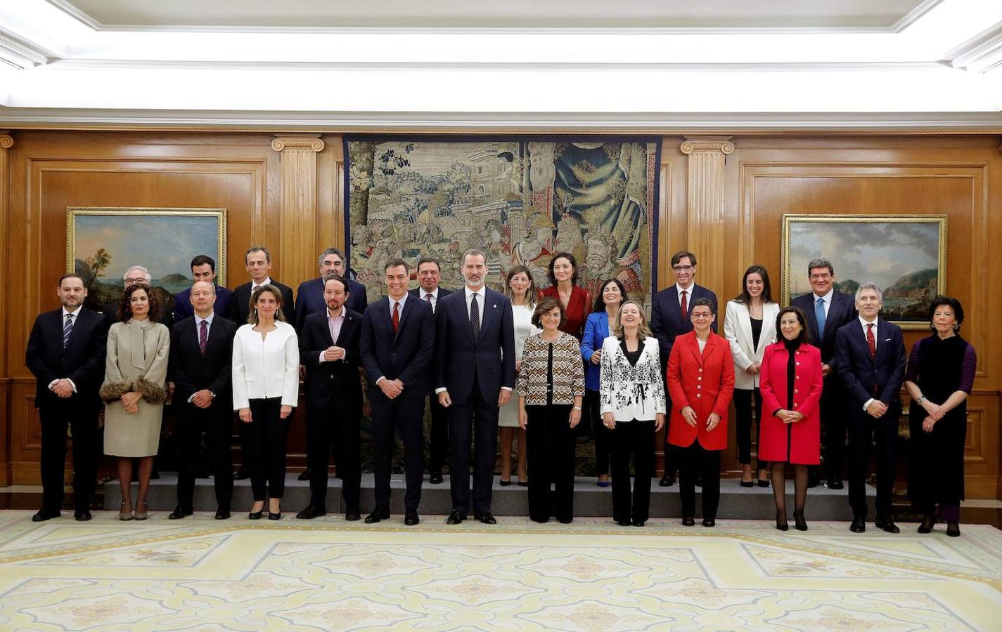 Felipe VI, el presidente del Gobierno, Pedro Sánchez , y los vicepresidentes y ministros del Gobierno del Gobierno. 